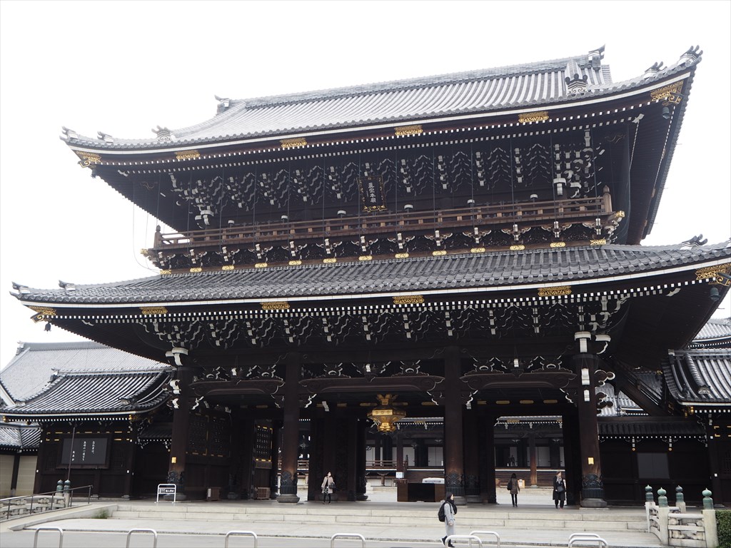 【現地】探検！京都駅から東本願寺へ　巨大建築と奥深い境内を散策