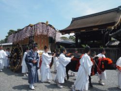 5月15日(水)9時30分～御苑周辺で眺める優美な「葵祭」　吉村とっておきの見学場所へ